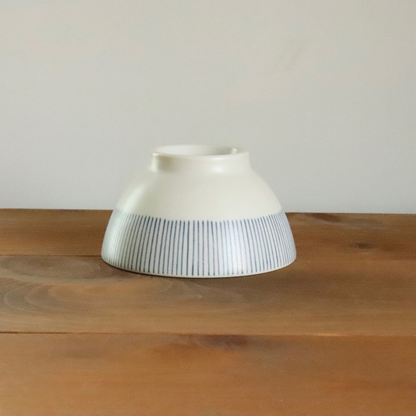 【美濃焼】縁十草(ふちとくさ)ご飯茶碗 飯碗 中平 めし碗 茶碗 日本製 和食器 陶器 器 うつわ レンジ可