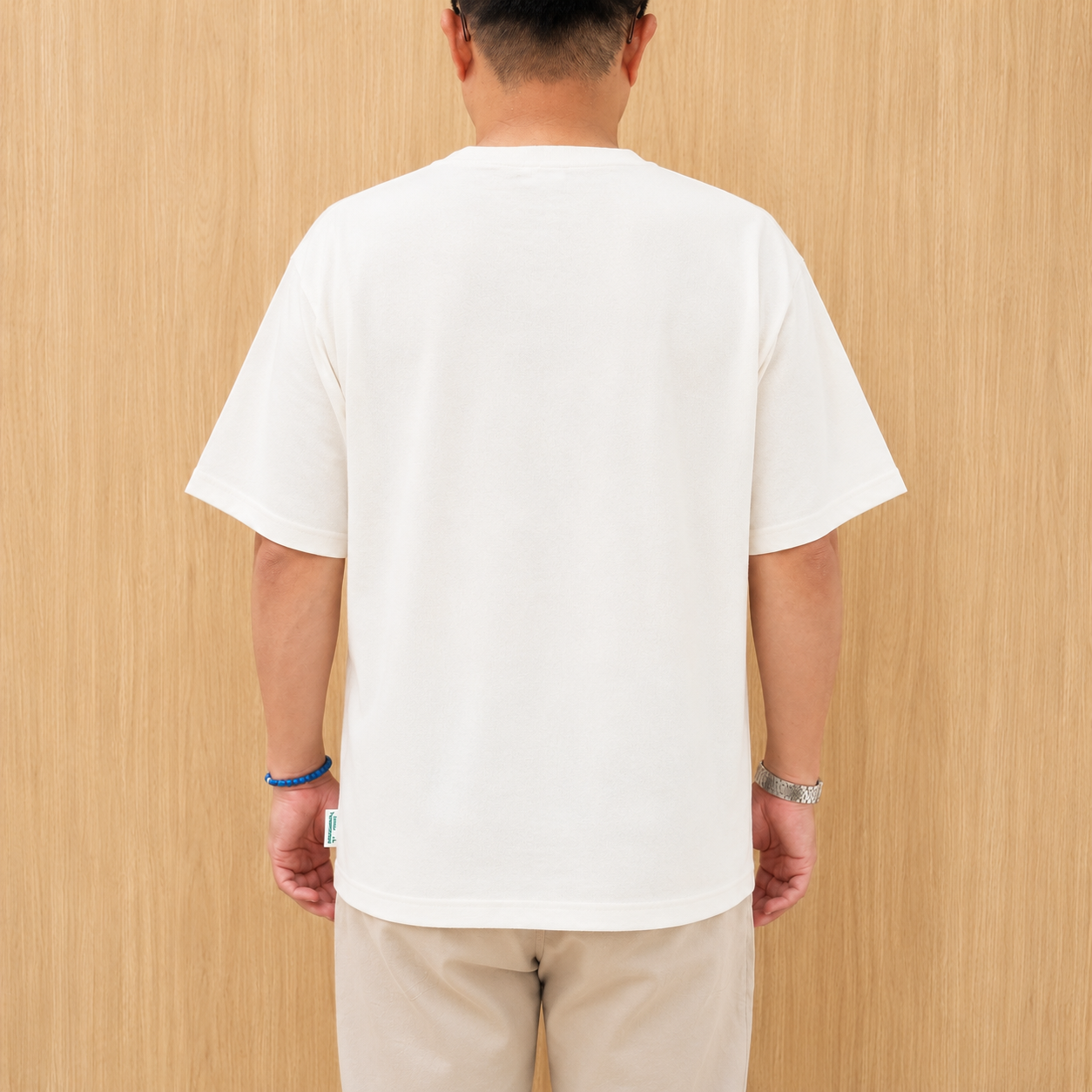 【涼感】梨地ポケット刺繍Tシャツ　カエルビール柄　アイボリー　POWER TO THE PEOPLE