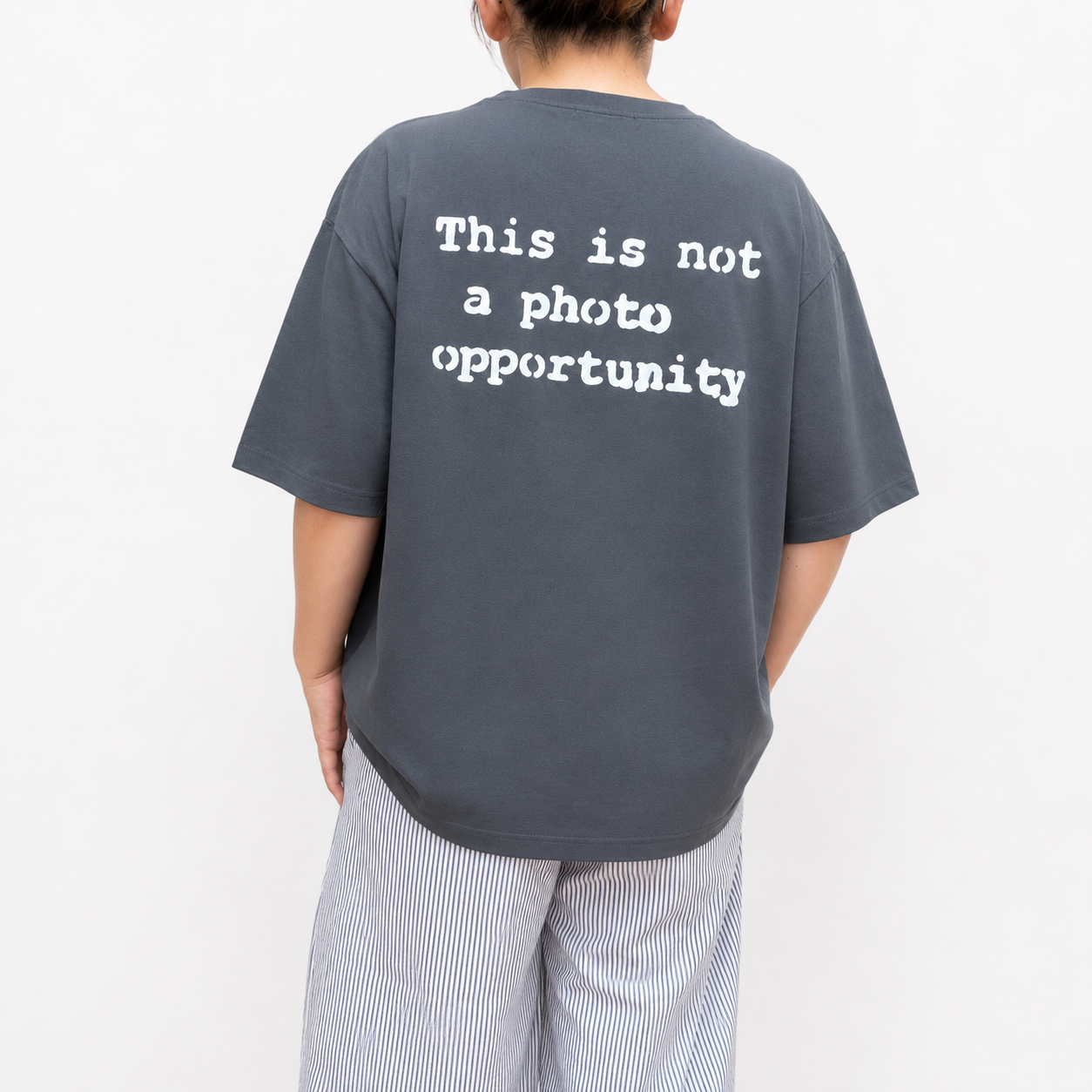 【国内限定】BRANDALISED 接触冷感 グラフティアート半袖Tシャツ 「Girl with the Balloon」