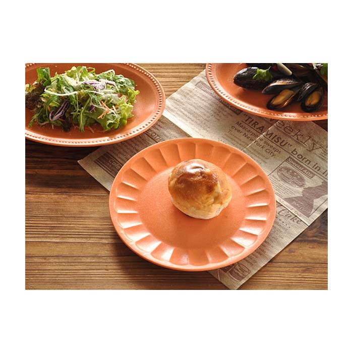 美濃焼】ラ・クレールしのぎ18.5cmプレート　中皿　ドットリム　日本製　美濃焼　北欧風　陶磁器　食器　テーブルウェア　華やか　レンジ可