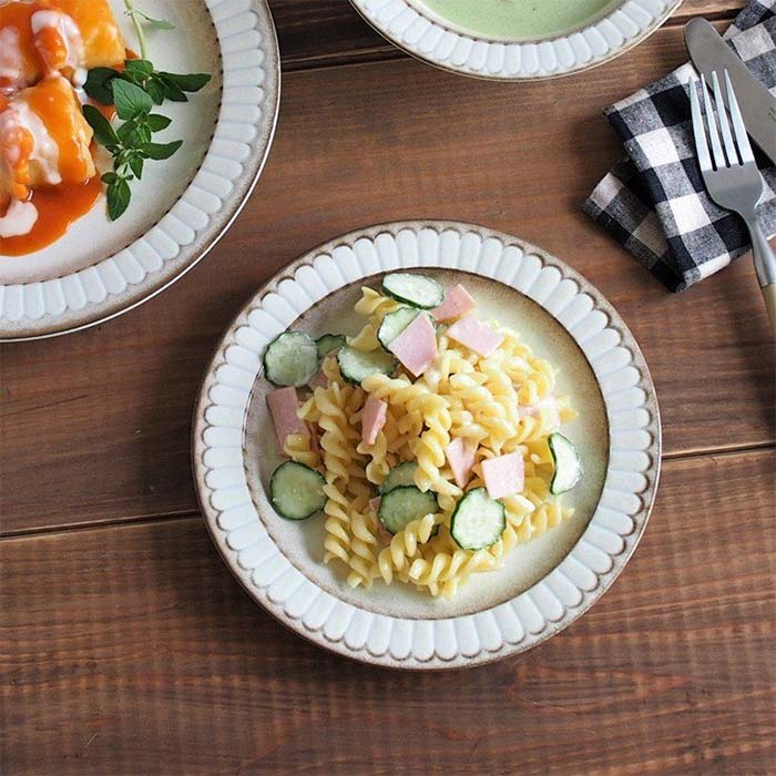 【美濃焼】 【ポットマム】7.5インチケーキ皿　プレート　中皿　日本製　食器　和食器　洋食器　磁器　サラダ　スープ　テーブルウェア　フラワー　カフェ風　レンジ可